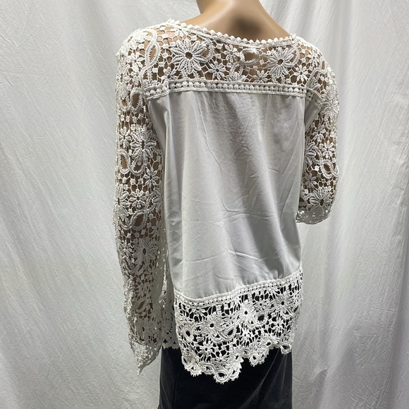 Mei Na White Eyelet Lace Blouse NWT - Picture 4 of 8